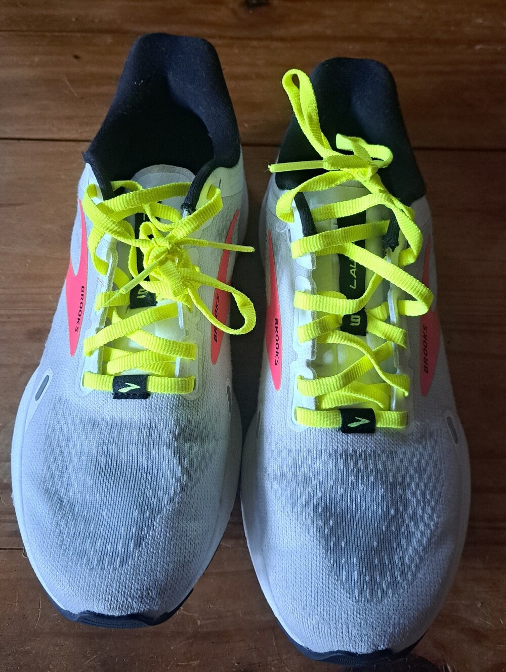 Brooks Launch GTS 9 Women's Running Shoes Size 7 White Pink Yellow 1203741B148 - Picture 2 of 11